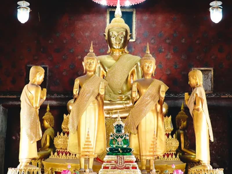 พระประธานในอุโบสถ