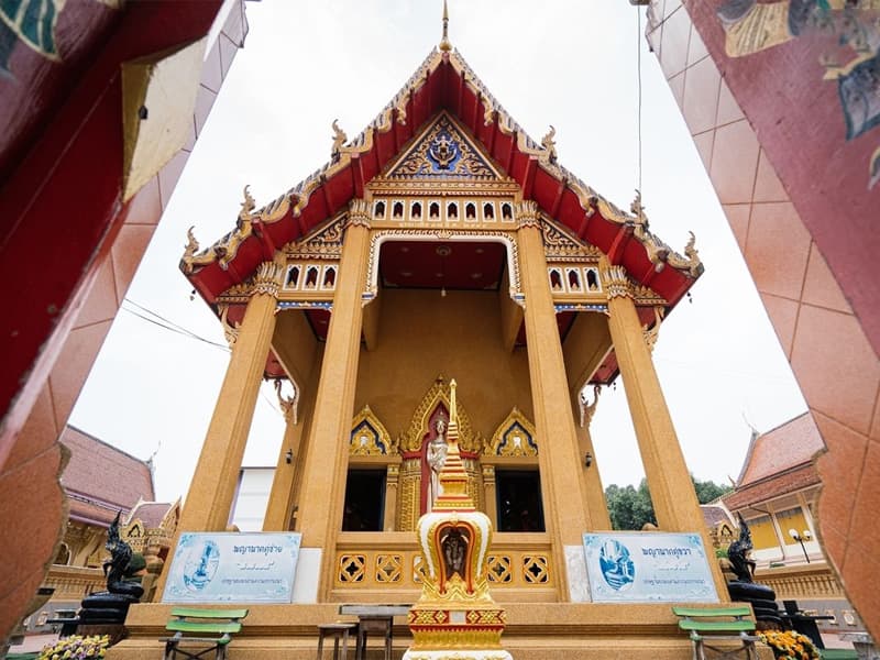 วัดเก่าแก่ ริมคลองบางกรวย วัดสักใหญ่วัดสักใหญ่