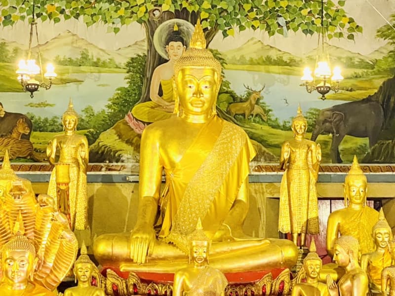 องค์พระประธาน หลวงใหญ่ พระพุทธรูปโบราณเก่าแก่