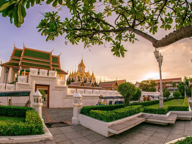 บรรยากาศรอบโลหะปราสาท