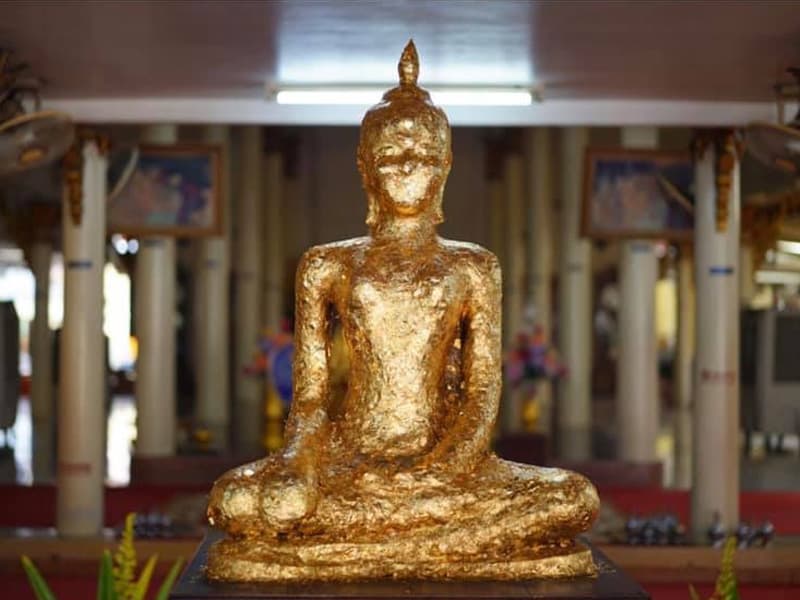 หลวงพ่อเหลือ วัดโบสถ์ ปทุมธานี พระพุทธรูปศิลาทราย