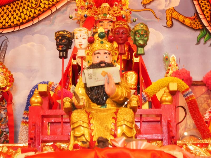 องค์เจ้าพ่อมังกรทอง