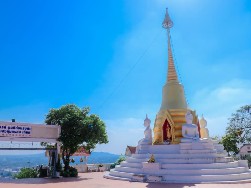 พระบรมธาตุวัดเขากบ