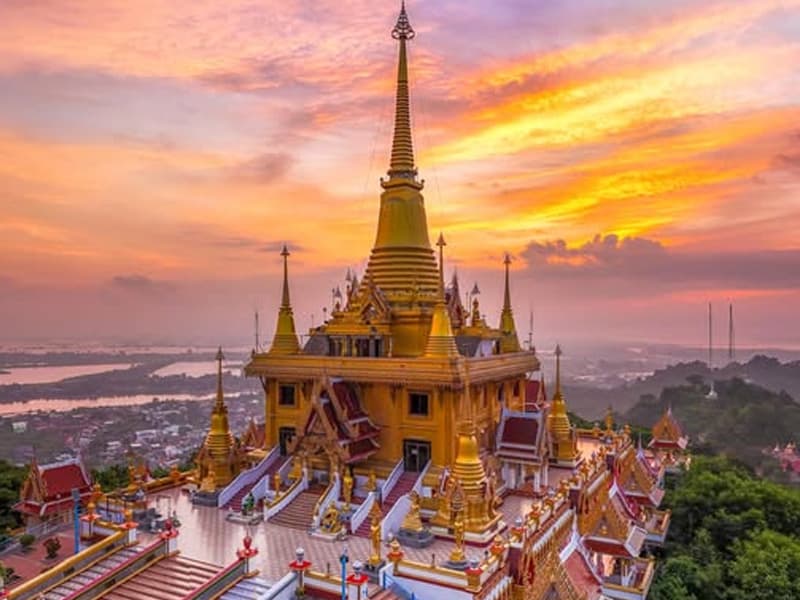 วิวเมืองนครสวรรค์จากเขาดาวดึงส์