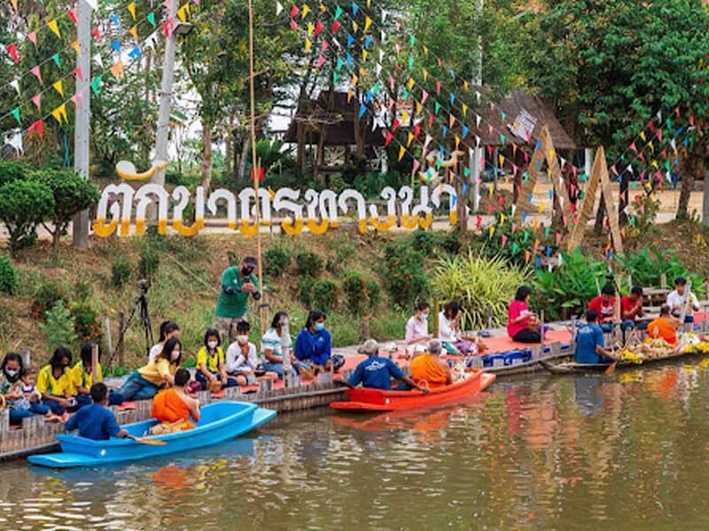 บรรยากาศภายในวัดดงกลาง