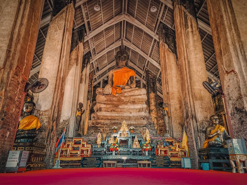 หลวงพ่อโต วัดโพธิ์ประทับช้าง 