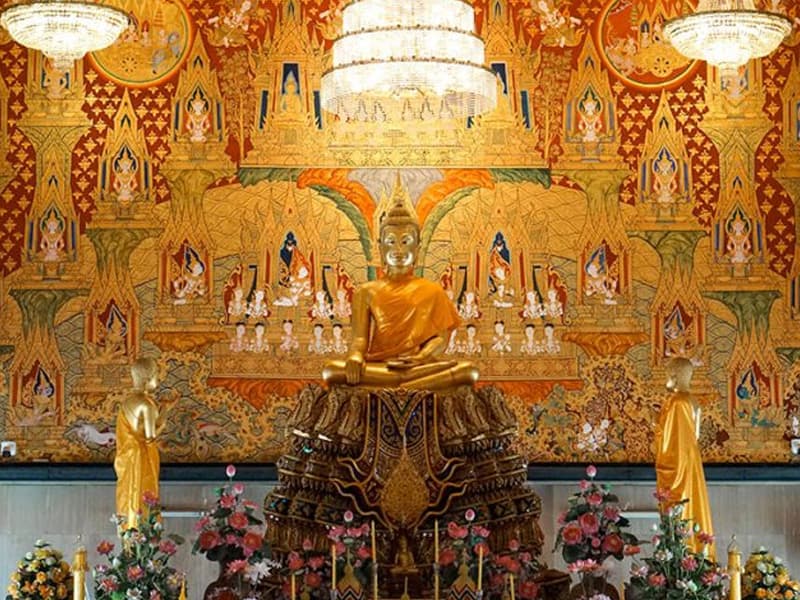 พระพุทธมงคล ภายในอุโบสถวัดหัวลำโพง